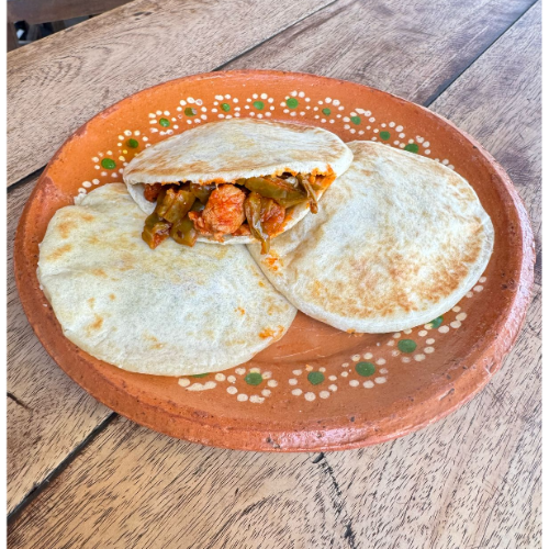Nopales con Carne de Puerco (Harina)