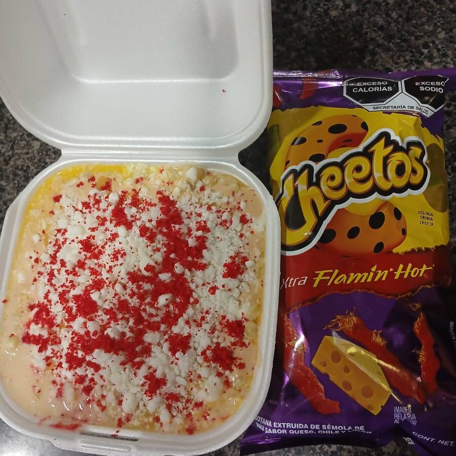 Chetos Flamin Hot con Elote