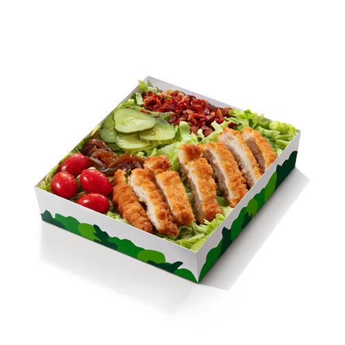 A Salada Mix com Crispy Chicken combina alface americana, tomatinhos, cebola ao molho shoyu, picles e bacon triturado com um suculento filé 100% peito de frango, temperado e empanado na medida certa. Acompanha molho Caesar, azeite e vinagre.