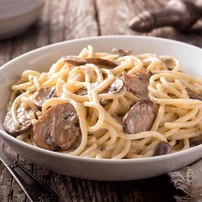 ESPAGUETI CON SALSA DE CHAMPIÑONES