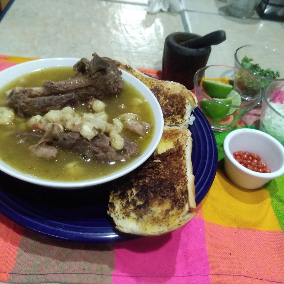 Combo Litro de Gallina Pinta + Bebida
