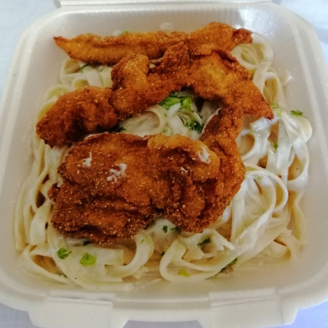 Fetuccini Alfredo con pollo