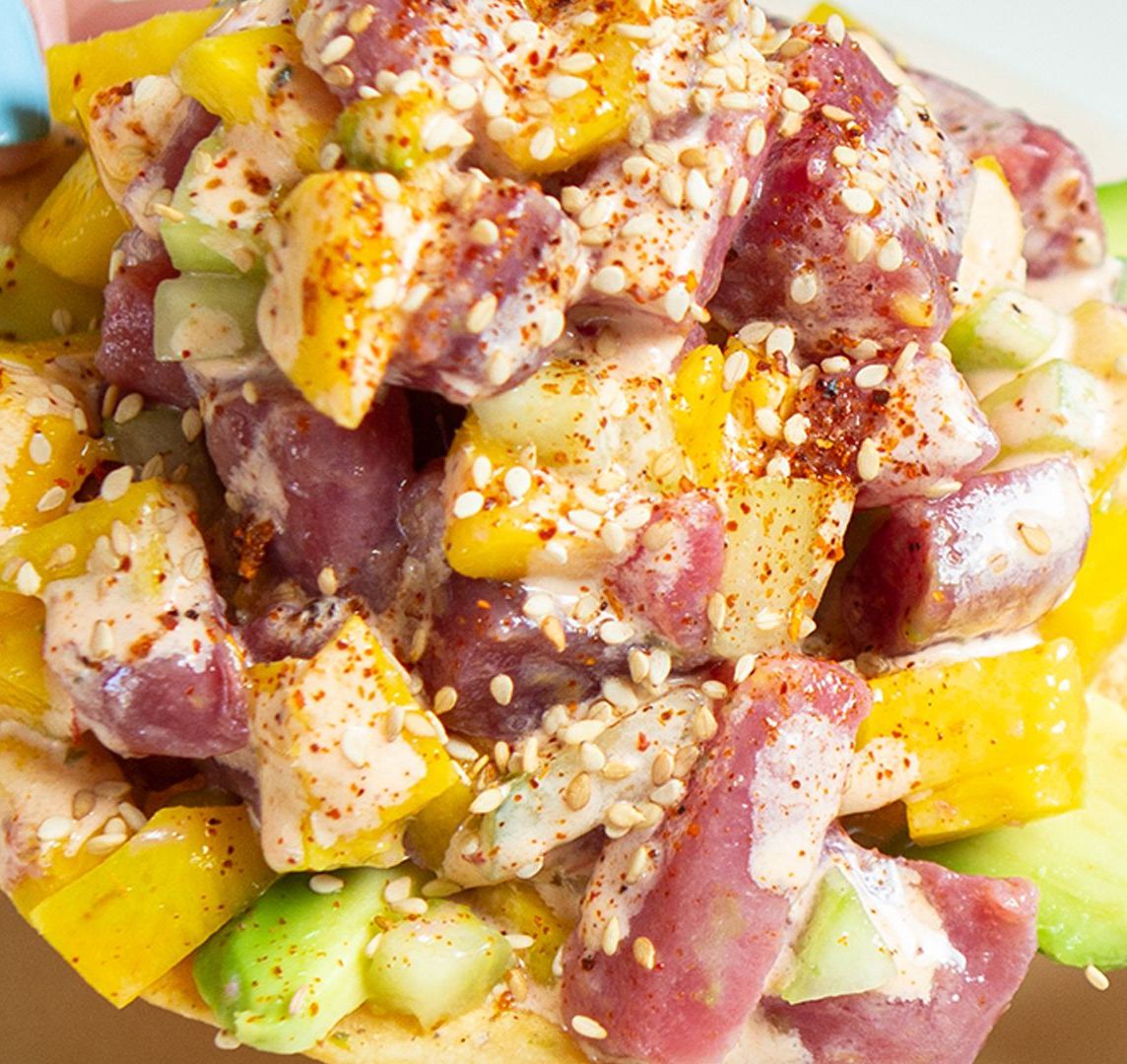Tostada atún hawaiiano
