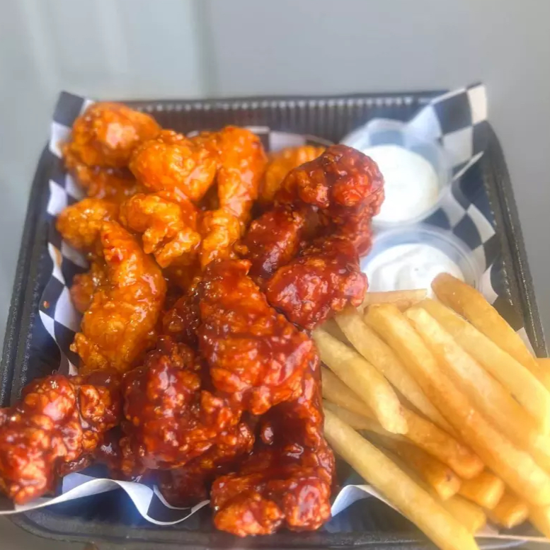 Boneless Medianos con Papas