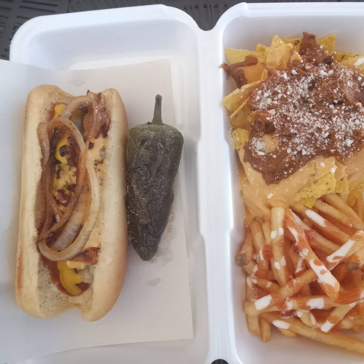 Comb Hot Dog + Nachos + Papas Fritas + Soda 600ml