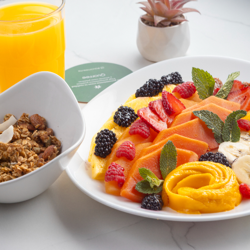 Plato de Fruta con Granola