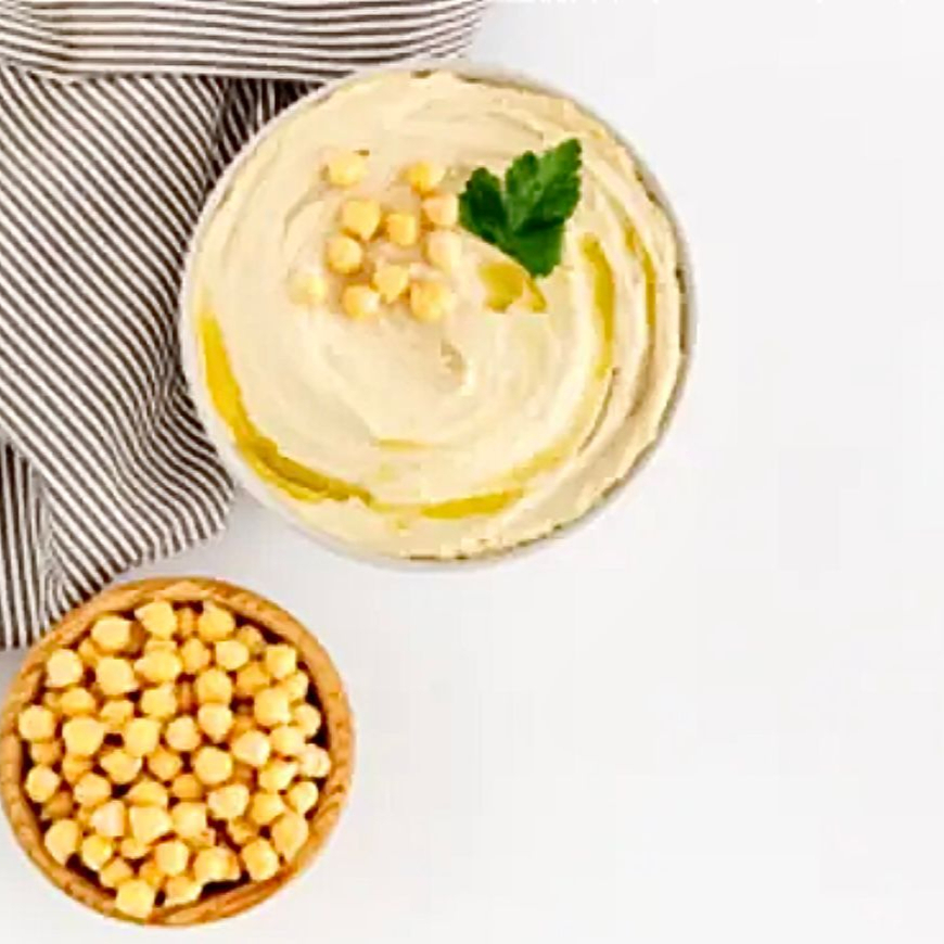 Pasta a base de leite e azeite acompanhado de porção árabe