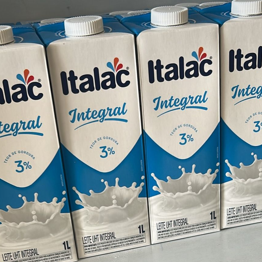 Leite fresco e nutritivo, ideal para beber puro ou acompanhar seu lanche.