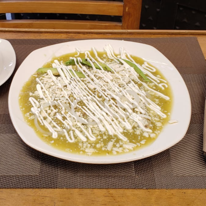 Enchiladas verdes o rojas sencillas