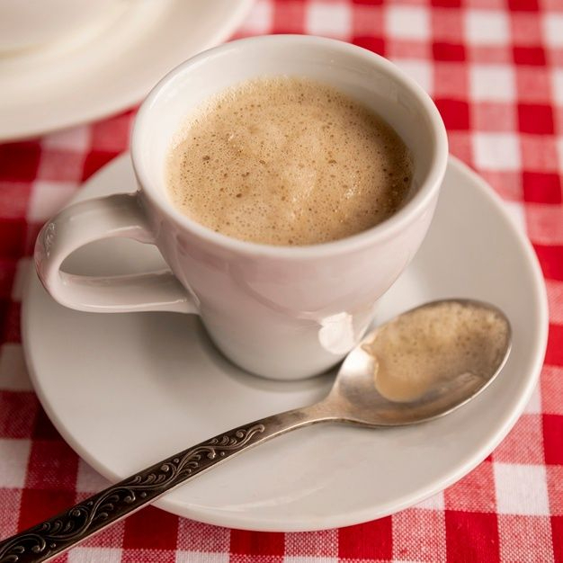O CAFÉ VAI EM RECIPIENTE PLÁSTICO 250ML