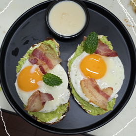 Toast de Huevo y Tocino