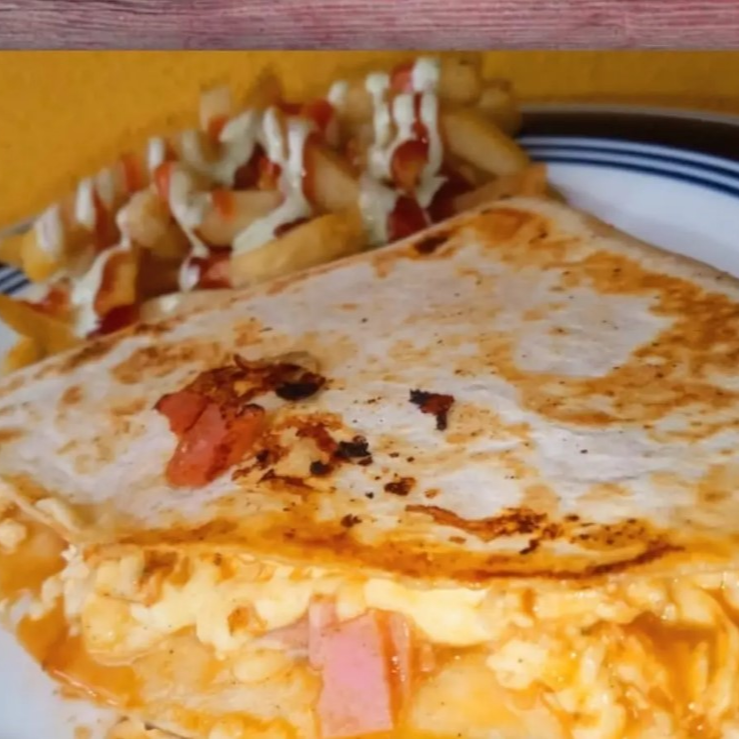 Quesadillanacho + Papas Fritas