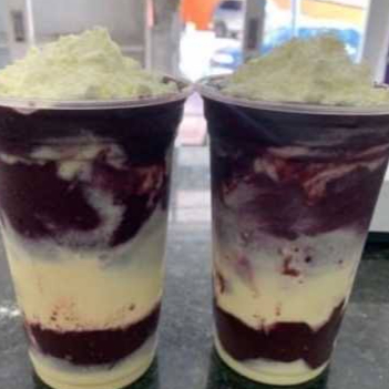 Açaí 400ml, Leite em pó, amendoim, Creme de leite Ninho , Banana, leite condensado