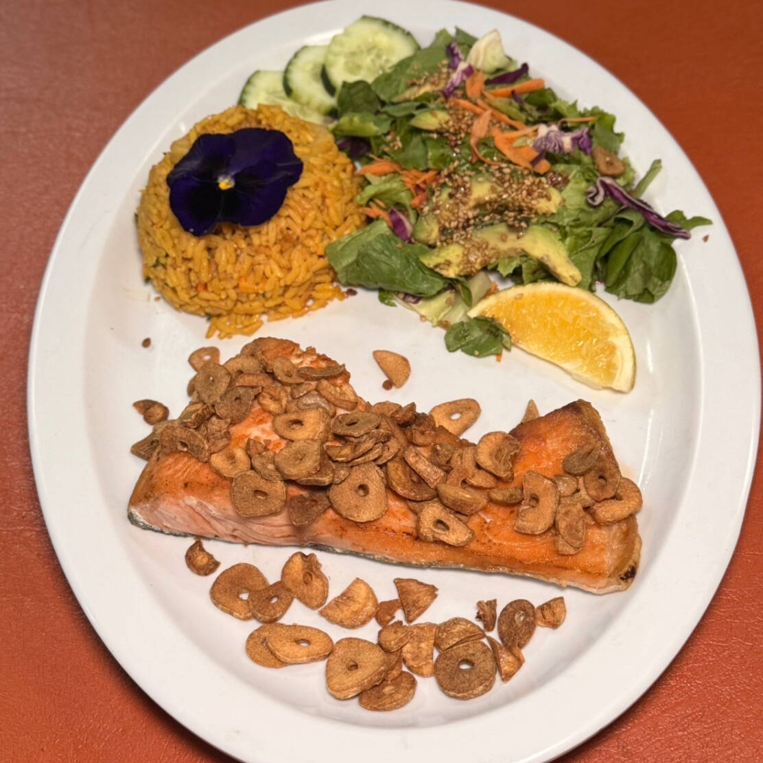 Salmón al Mojo de Ajo