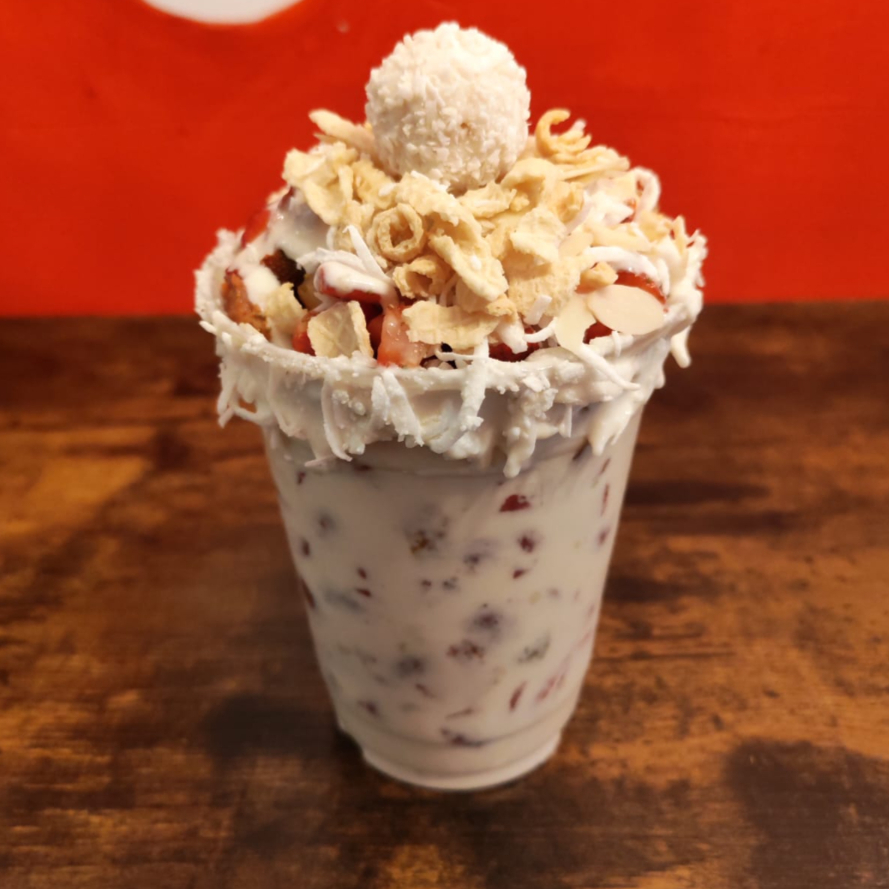 Fresas Rafaello ( vaso de 16 oz )