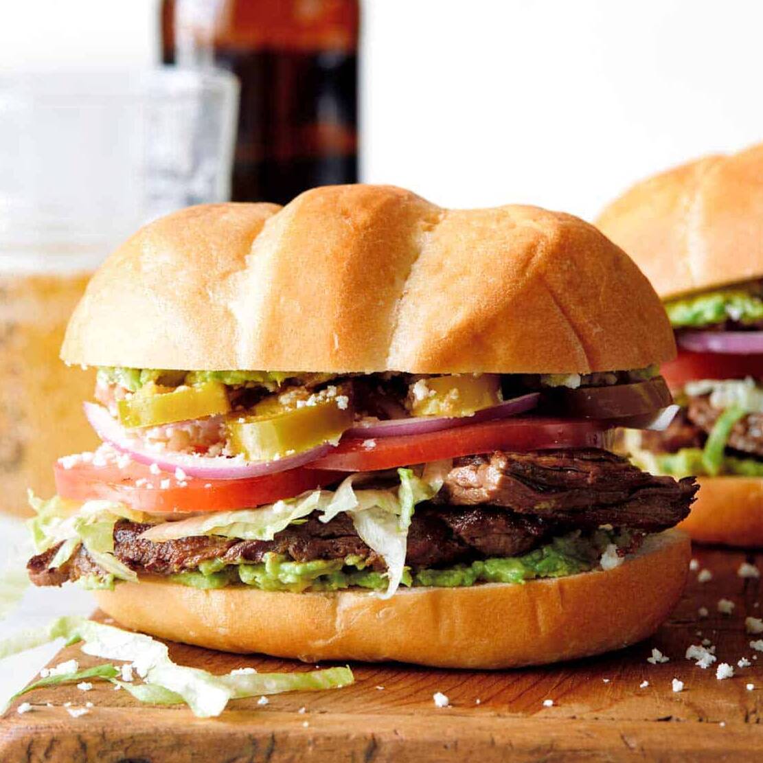 LONCHE DE BISTEC + PAPAS FRITAS