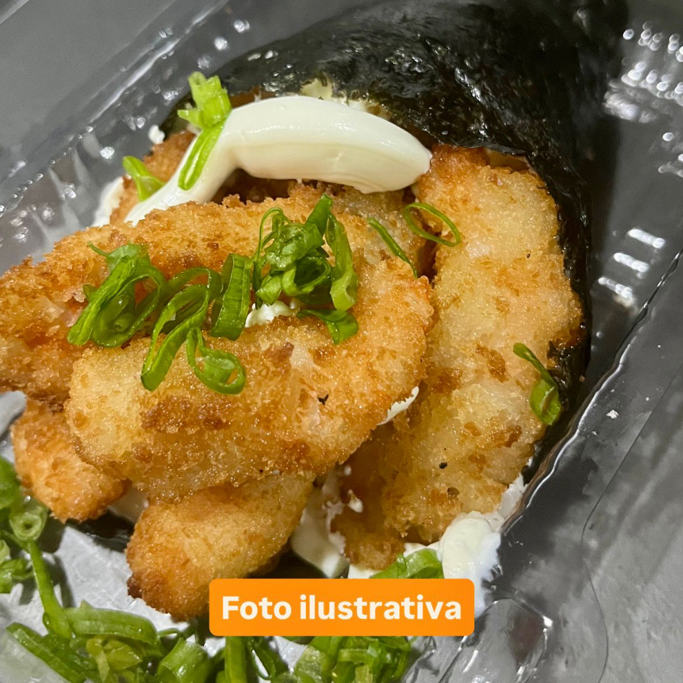 Temaki Camarão Empanado, Cream Cheese e Cebolinha. (com arroz)