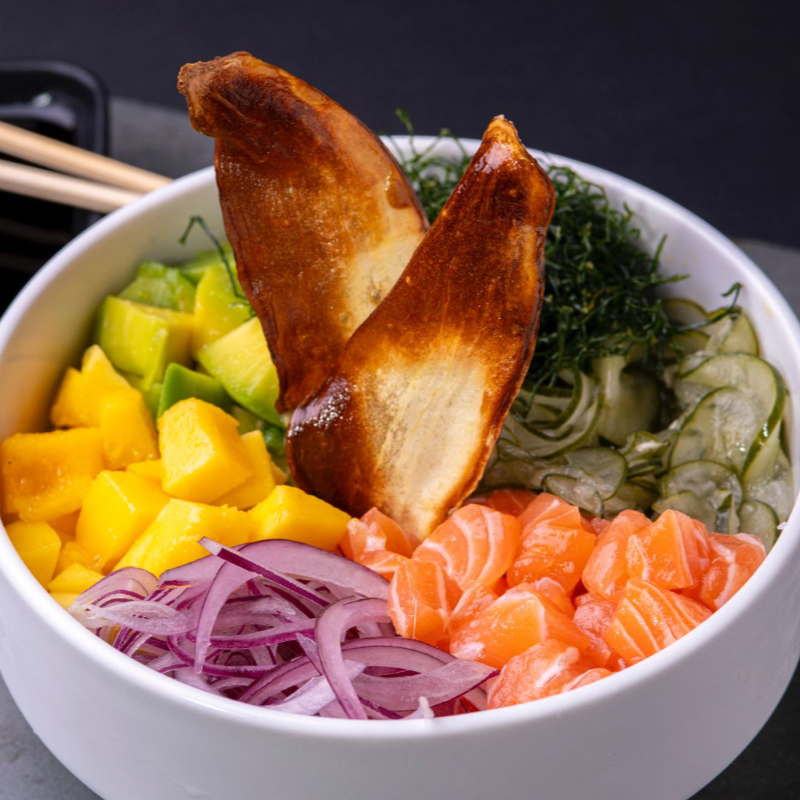 Monte seu poke, escolha; 1 Base; 1 Tipo de proteína; Até 5 acompanhamentos