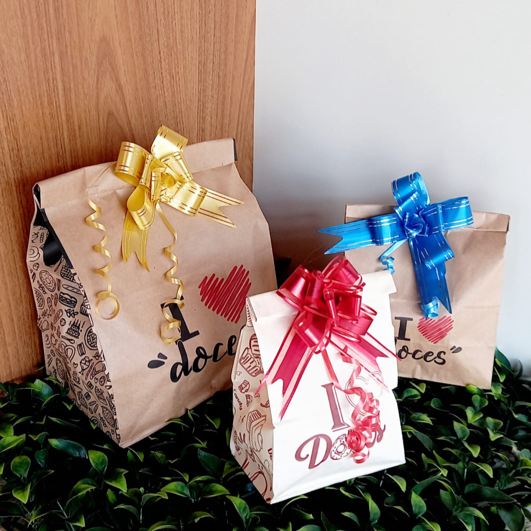 Todo pedido presente tem direito a um embrulho especial com laço e um cartão com suas palavras. Deixe no campo observaçaõ.