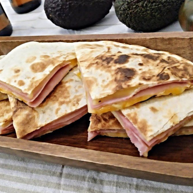 Quesadilla Jamon y Q. Amarillo