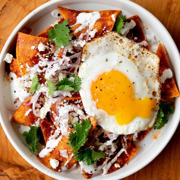Chilaquiles con Salsa Chipotle