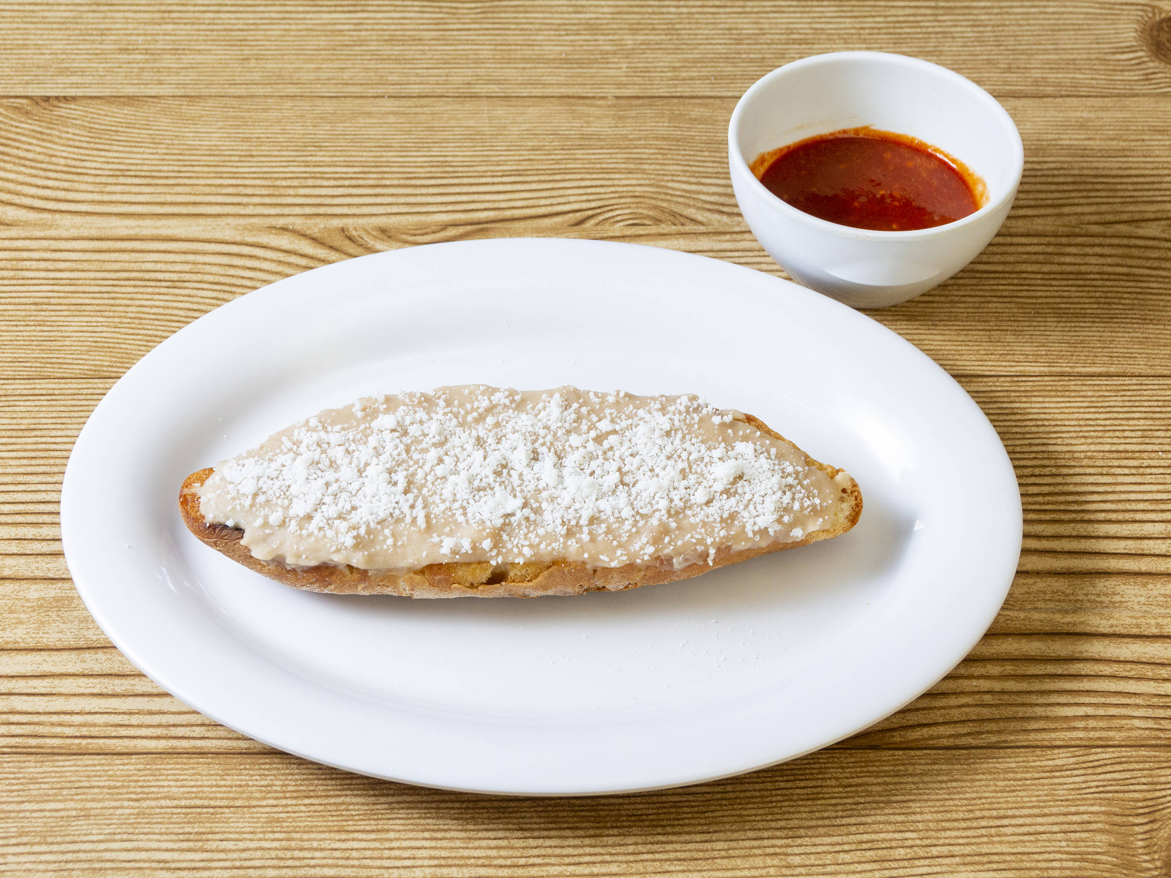 Mollete de Frijol con Queso