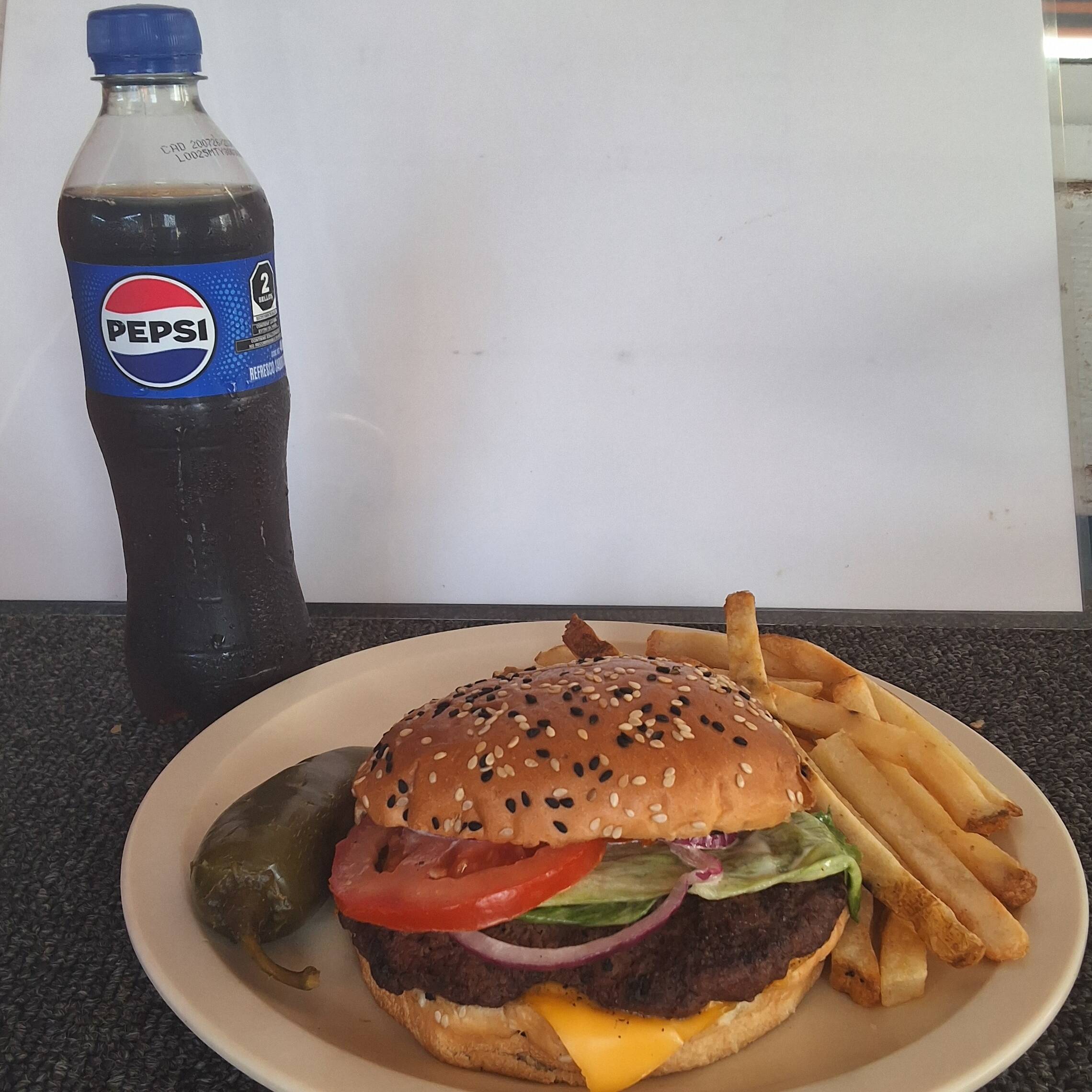 Hamburguesa Súper Speichal con Papas y Refresco