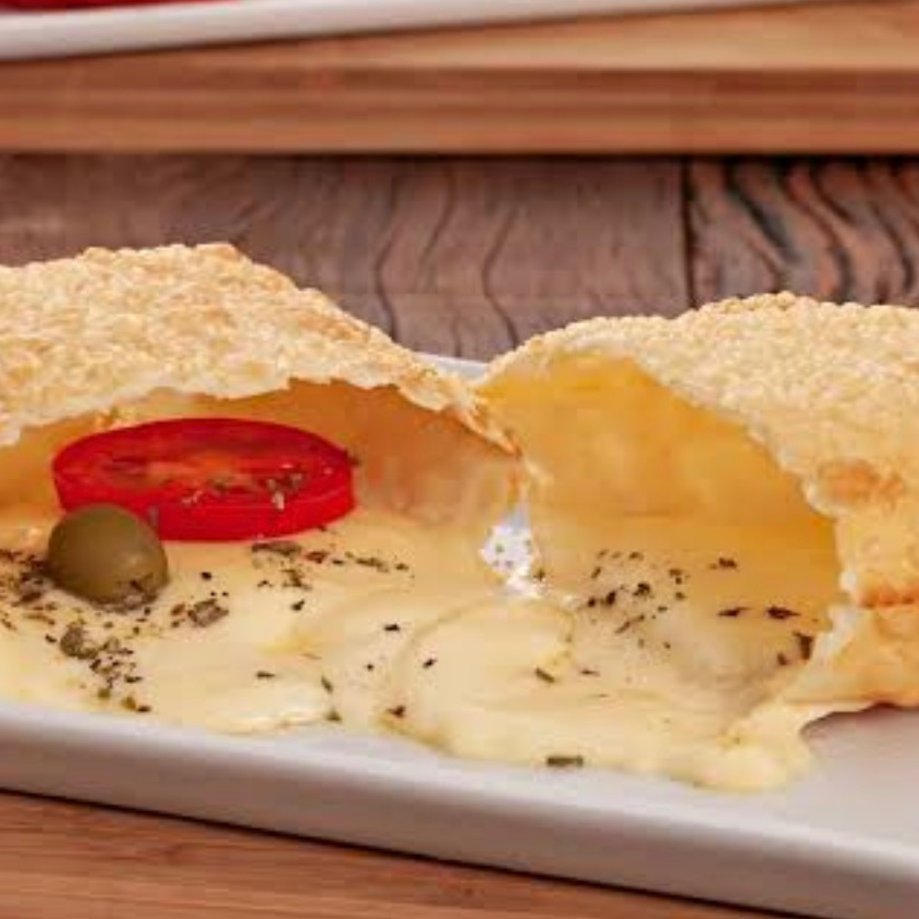 queijo mussarela com oregano e tomate . nao acompanha azeitona