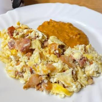 Huevos con Tocino