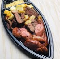 Acompanha: 4 Espetos de Churrasco ( Carne, Frango, Linguiça e Drumet) + 300gr de Fritas, Anel de Cebola e Barbecue