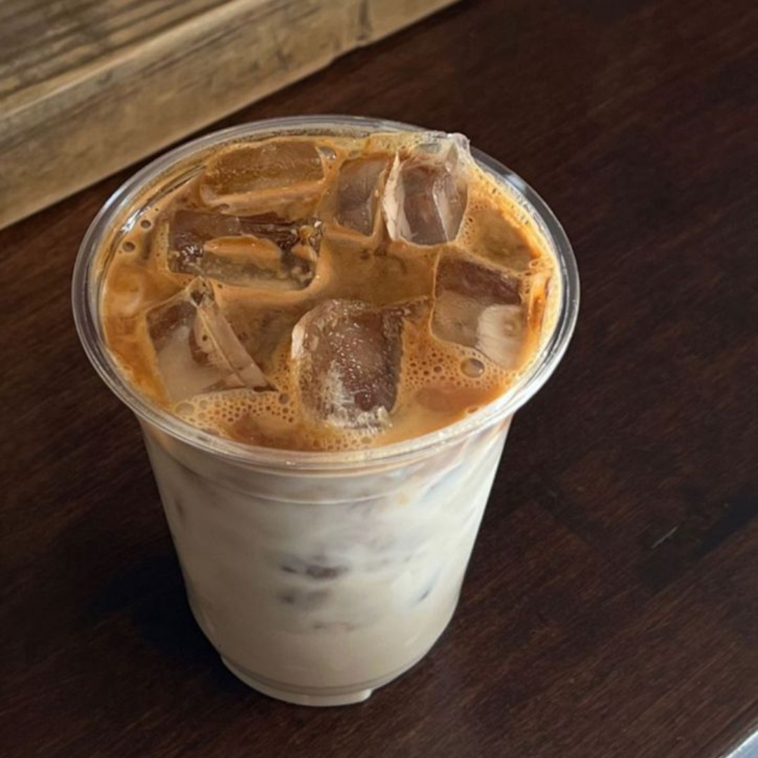 Latte con hielo🧋