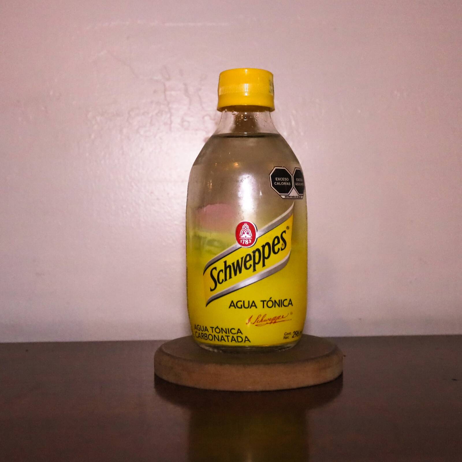 Agua tónica Schweppes (296 ml)