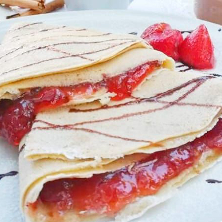 CREPPA DE MERMELADA DE FRESA Y FILADHELFIA