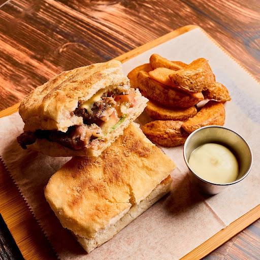 Panino Deluxe De Lomito