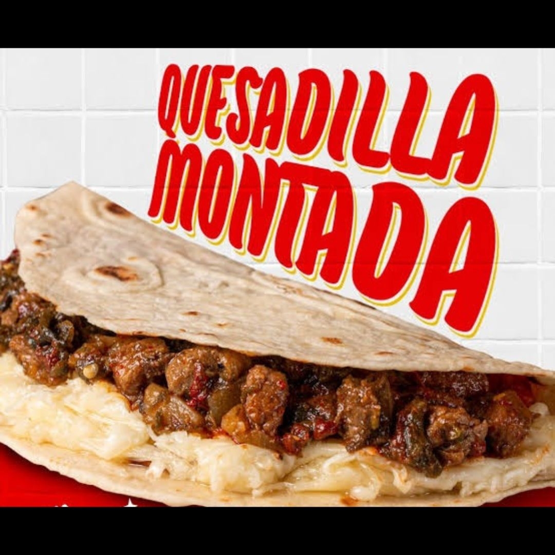 Quesadilla montada con guiso
