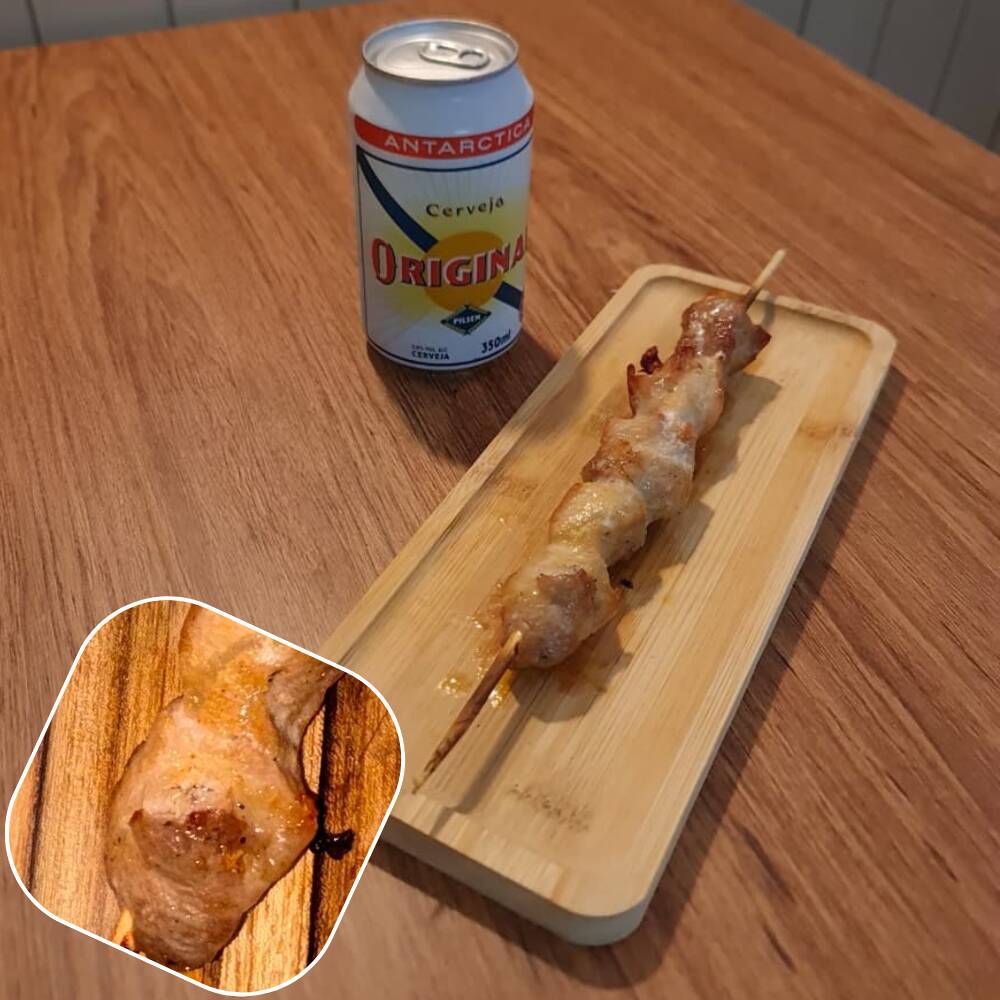 Espeto de lombo suíno, sem mandioca.