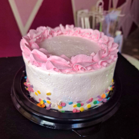 Tres Leches con Crema Pastelera Rosa con Blanco