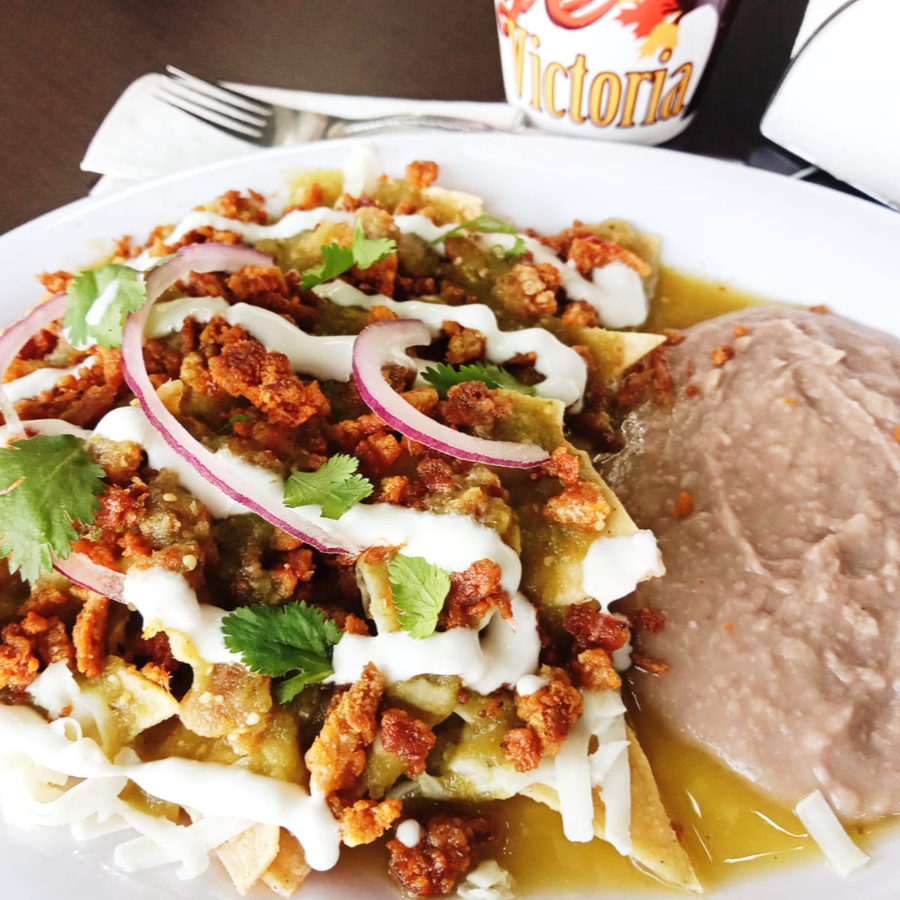 Combo Chilaquiles de Chicharrón Prensado (Hot Cake