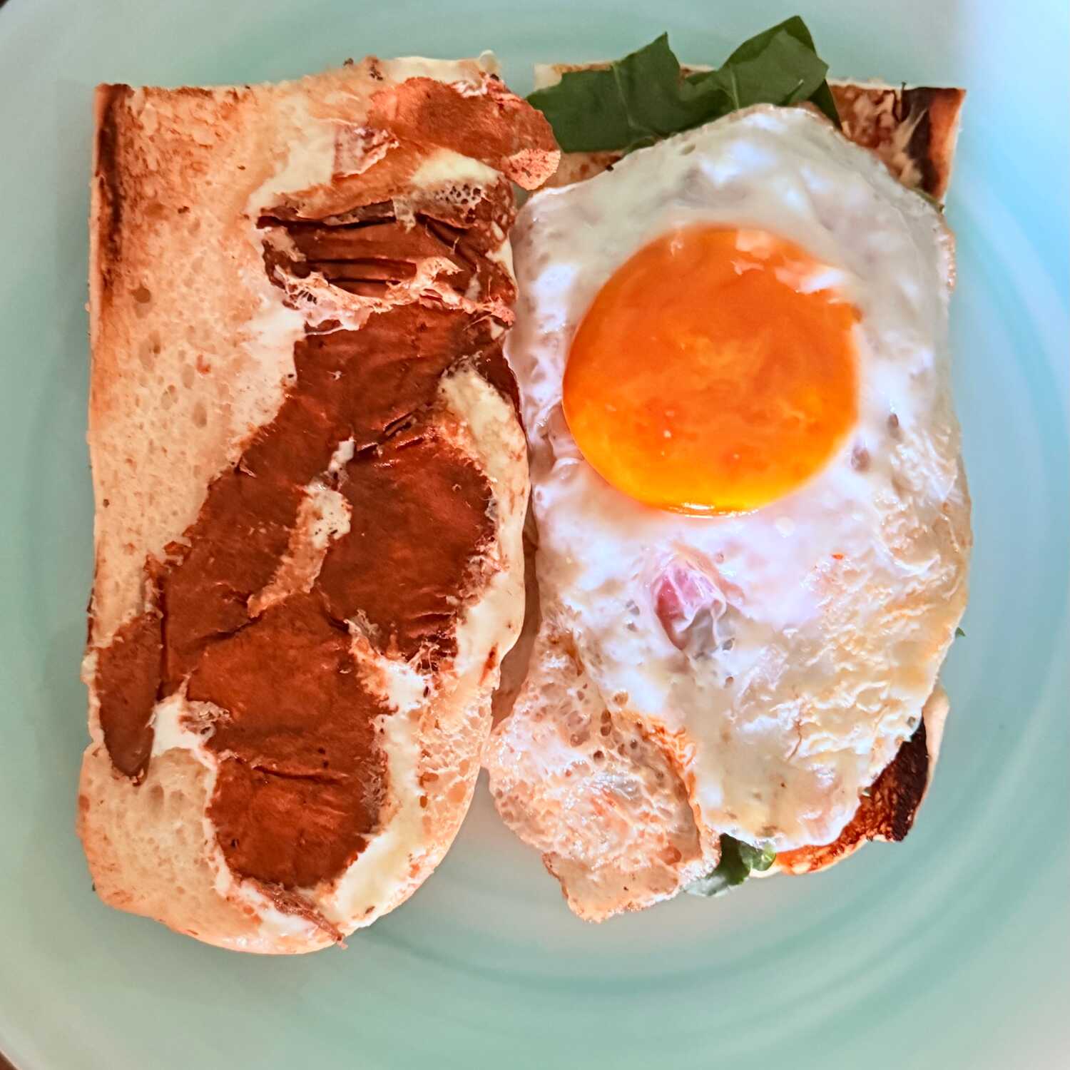Sándwich de Aguacate y Huevo