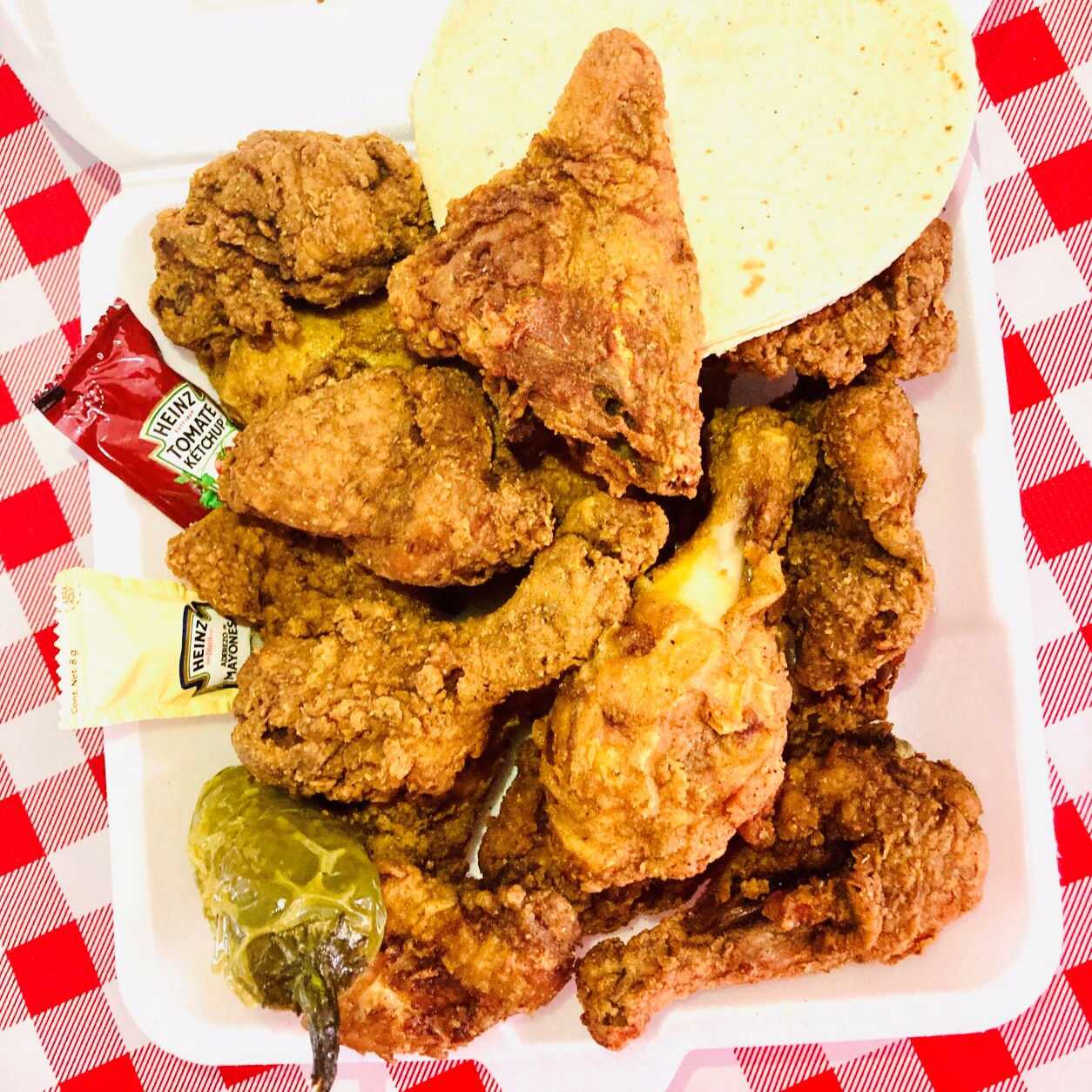 Promoción Pollo Frito y Orden de Papas Gajo Prep.
