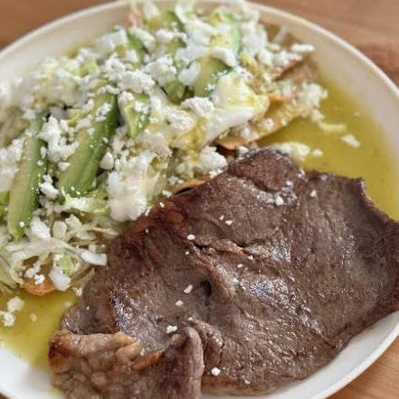Chilaquiles con Bistec