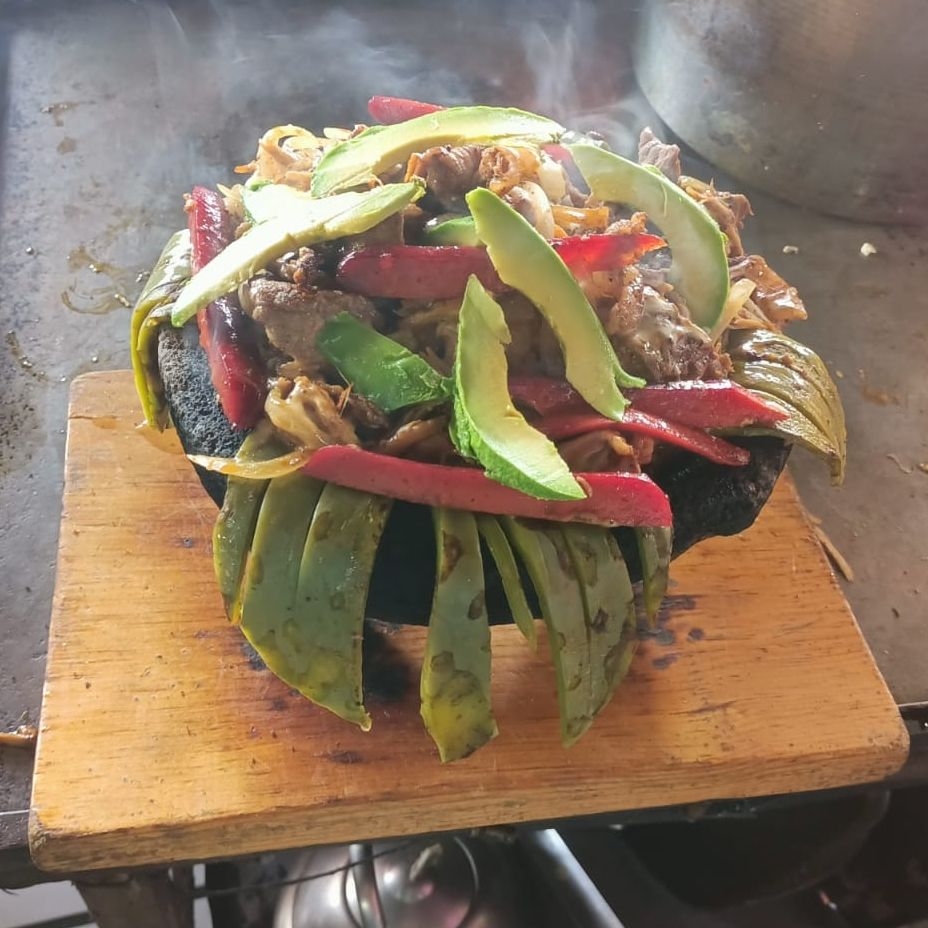 MOLCAJETE