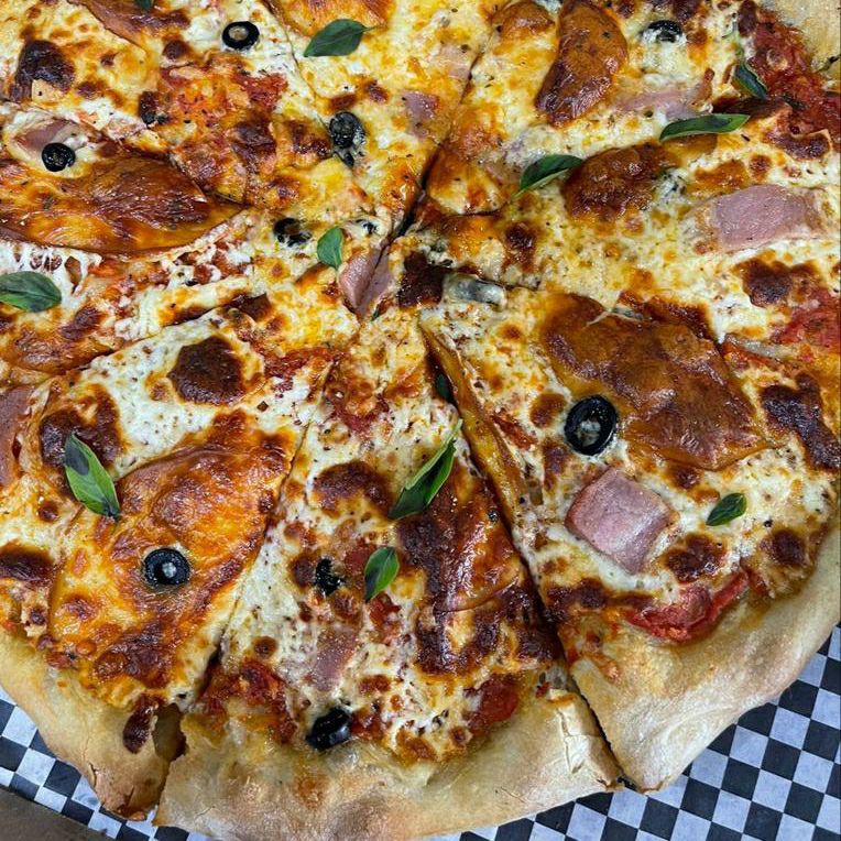 Pizza Provolone y Pancetta