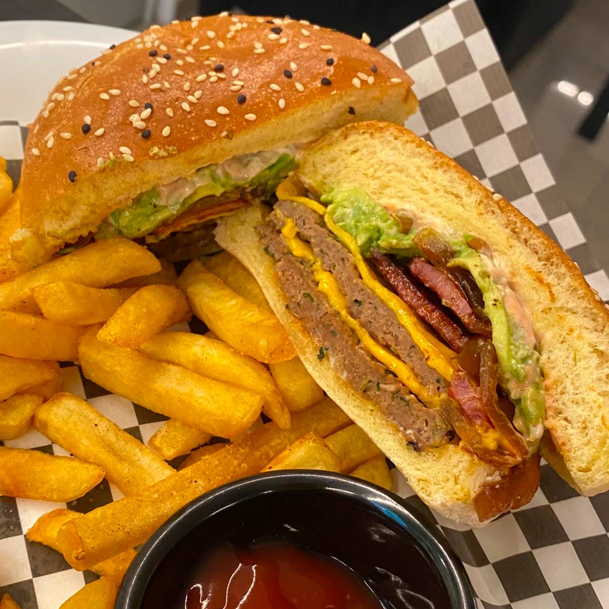 SMASH DOBLE CON GUACAMOLE