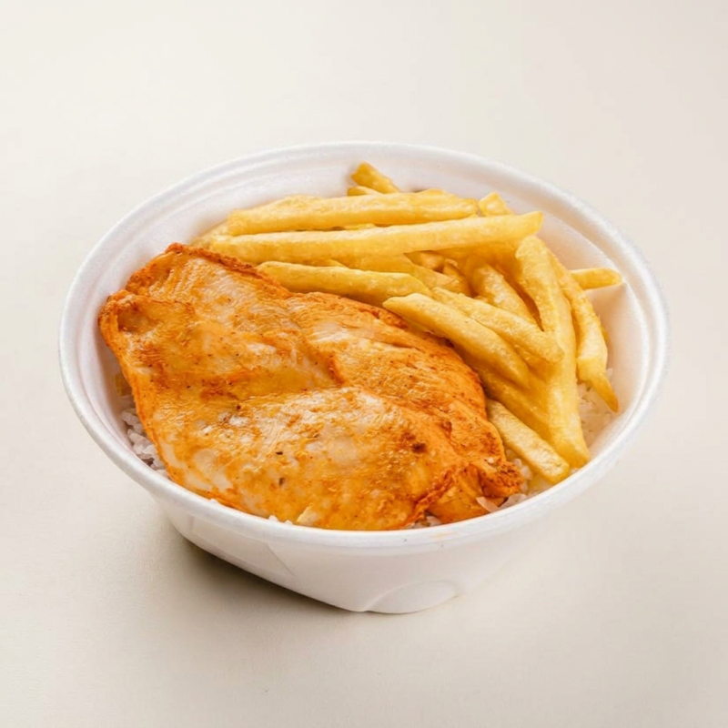 Peito de frango grelhado com acompanhamentos .#Seumarechalmarmitas #Seumarechal #Marmitascuritiba #Comidacaseira #Marmitadodia #Comidabrasileira #Bacachericuritiba #Deliverycuritiba #Almoçoprático #Marmitacaseira
