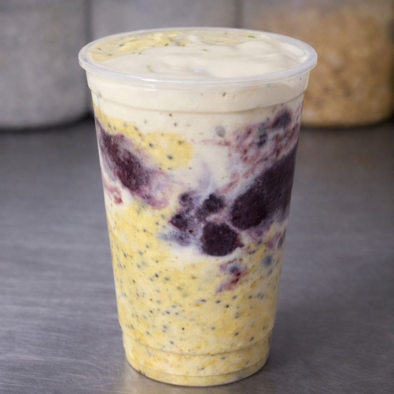 Açaí cremoso no copo do tamanho que você escolher, mousse de maracujá e mousse de limão artesanais feito na hora.