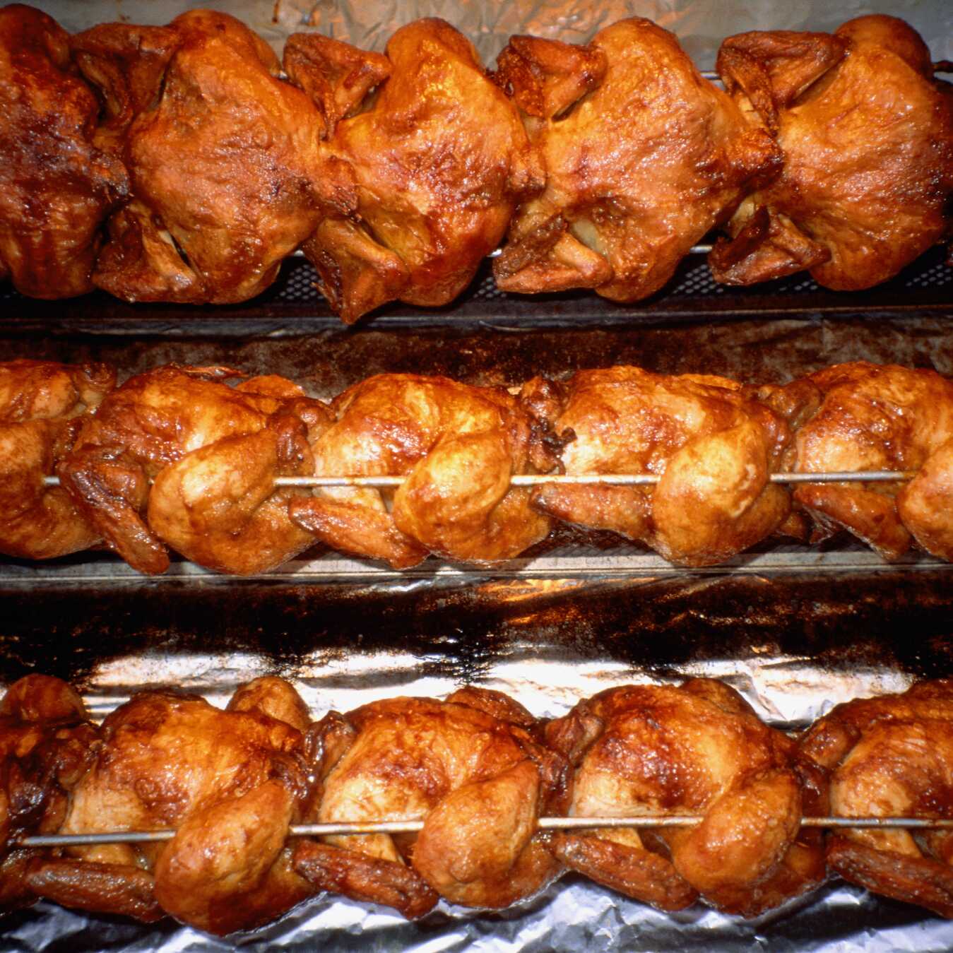 POLLOS PECHUGONES, PESE Y COMPRUEBE...