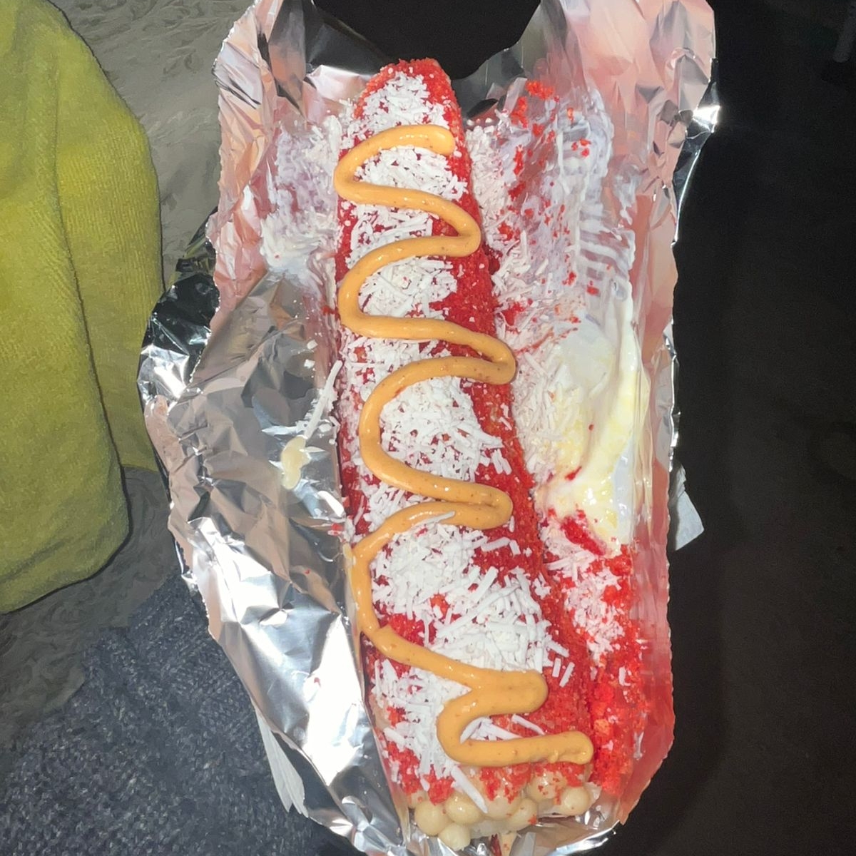 Elote empanizado de cheetos