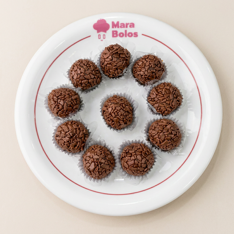 Deliciosos brigadeiros gourmet, são dez unidades para você saborear.