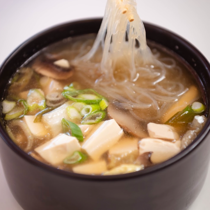 SOPA DE ALGA Y TOFU